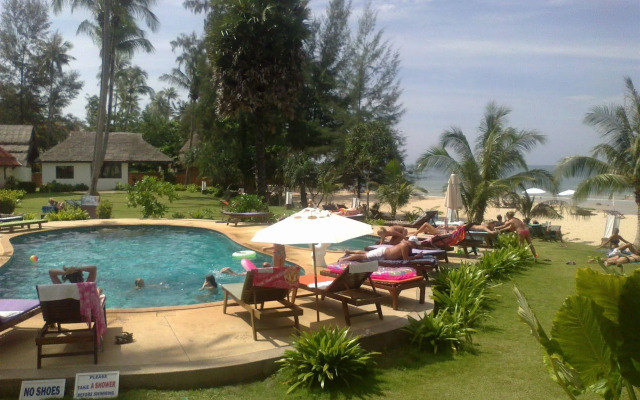 Good Days Lanta Beach Resort