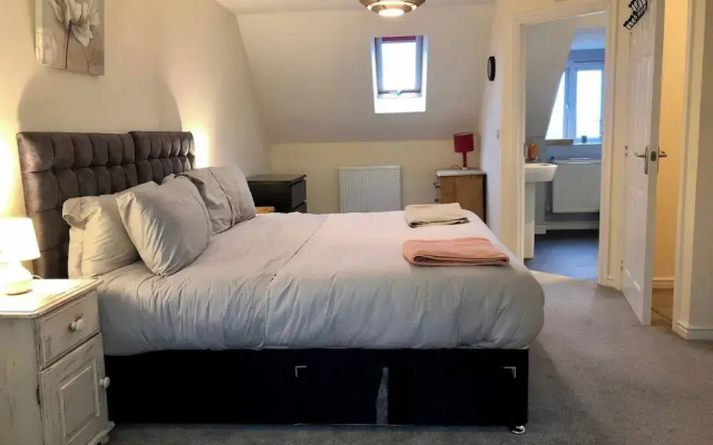 4 Bedroom Private Townhouse