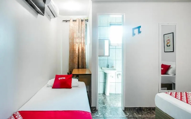 Oyo 122 Tiquatira Hotel