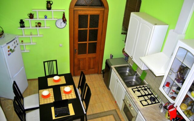 Horse Hostel