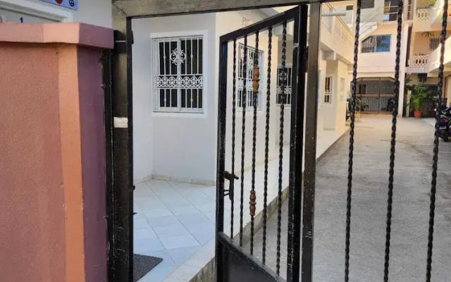 Secure 3-pers Apartment Close to the Beach