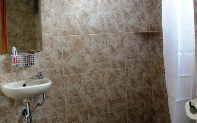 Oasis Studio Hotel Dua Male Only Hotel