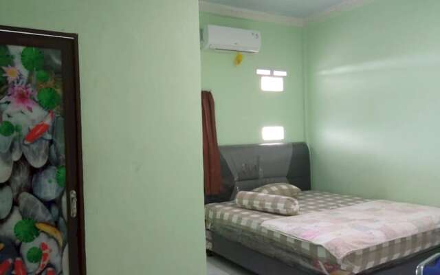 OYO 93341 Ananda Homestay Syariah