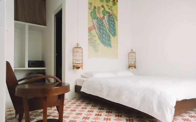 IAMSAIGON HOMESTAY 100% Profit for Orphanage