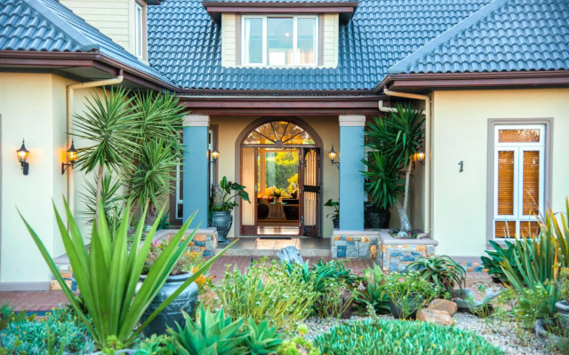 Pezula Magic Retreat - 4 Bedroom Lagoon View Home