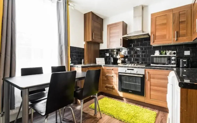 London Homes - Aldgate Flats