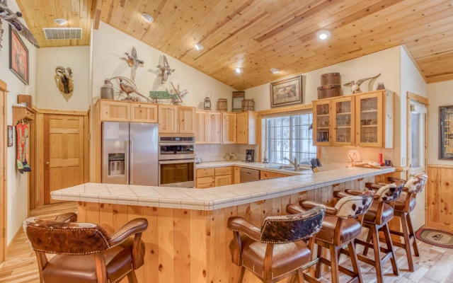 Wallowa With Western Charm