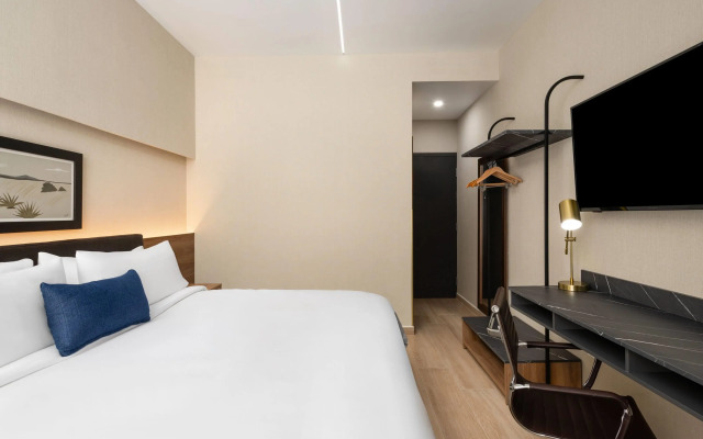 Tryp By Wyndham Ciudad Guzman Uttsa