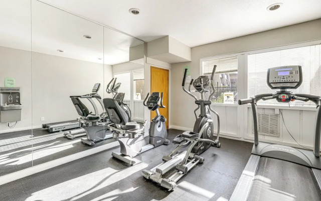 Walkable Scottsdale Condo w/ Pool Access!