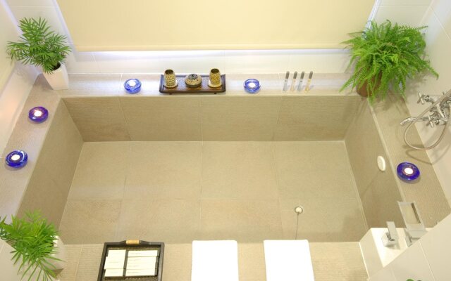 March Three Inn