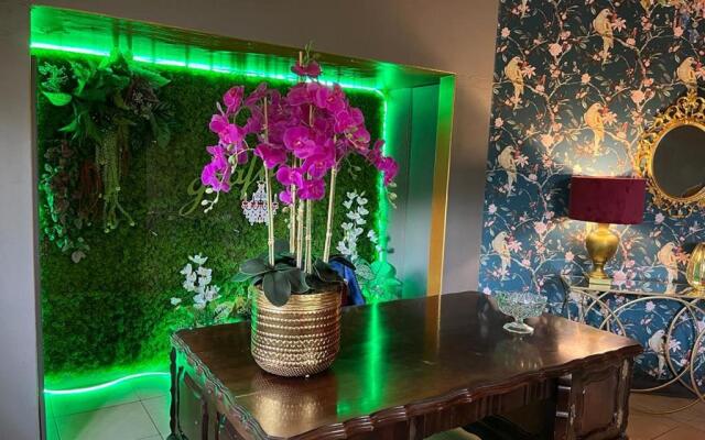 Grafiti Boutique Hotel