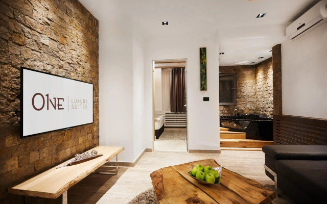 One Luxury Suites