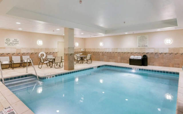 Hilton Garden Inn Milwaukee Airport