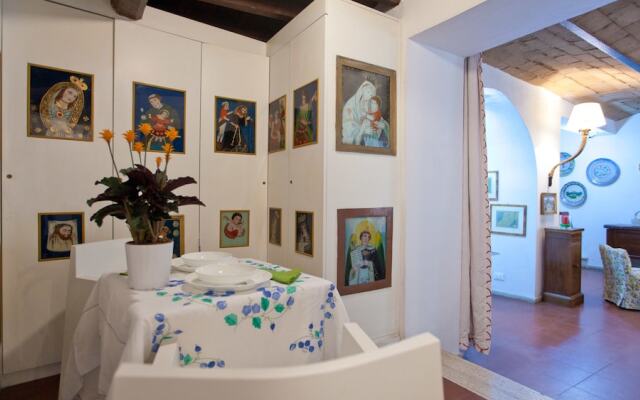 Rental in Rome Arco Ciambella Studio