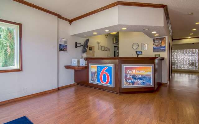 Motel 6 Dallas, TX - North - Richardson