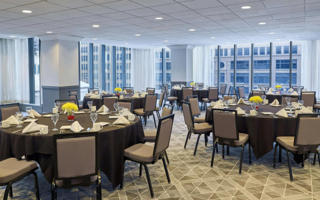 The Marquette Hotel, Curio Collection by Hilton