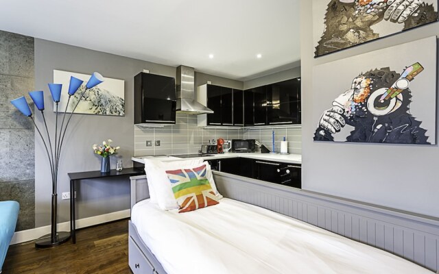 Modern 2-bed Flat, Bethnal Green