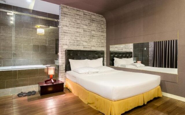 Triip Friday Hotel Phan Xich Long