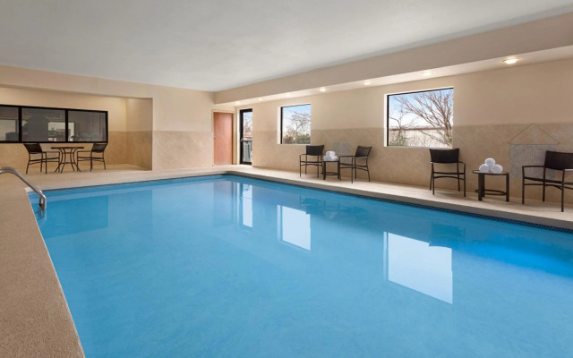 Holiday Inn Express Hotel & Suites Edmond by IHG