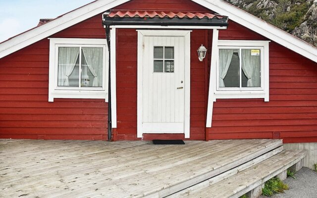 6 Person Holiday Home in Rubbestadneset