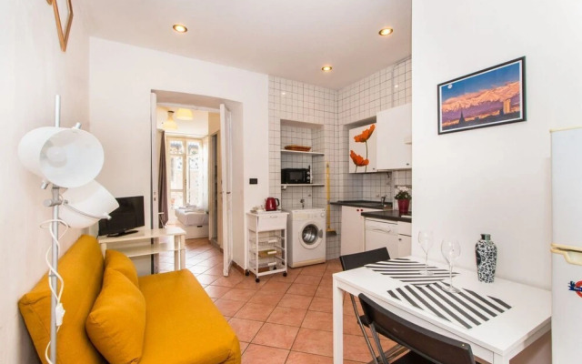 Bright Mini Apartment Valentino