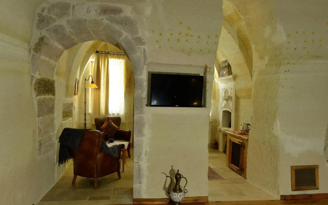 Seki Cave Suites