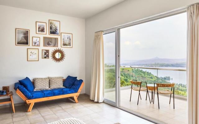 SaffronStays Kaia Waters by Kosha Villas, Pawna - Greek style villa with panoramic view of Pawna lake