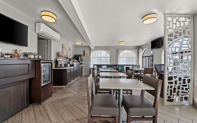 Best Western Los Alamitos Inn & Suites