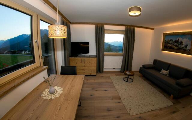 Apartment Wiesenhof - NATUR & WEITBLICK über Innsbruck - Ladestation für Elektroautos