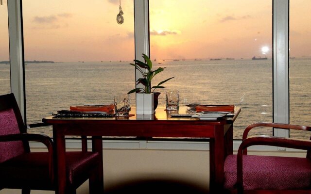 Hulhule Island Hotel