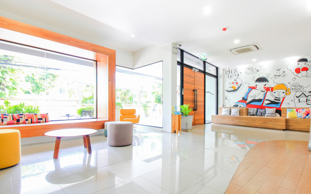 Super OYO 426 All Day Hostel @ Sukhumvit