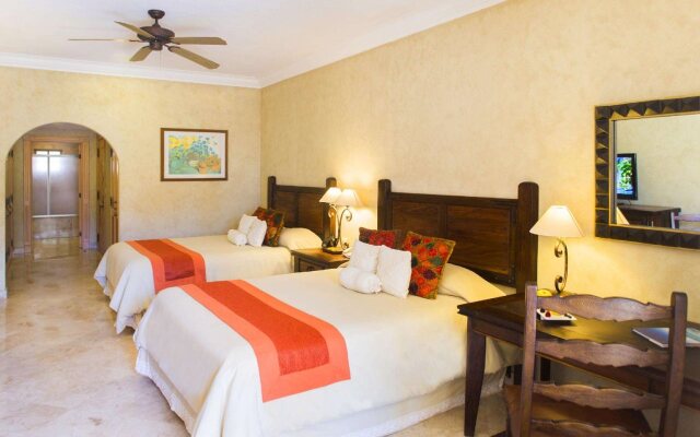 Villa La Estancia Beach Resort & Spa