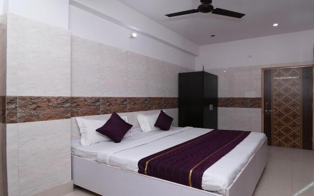 Oyo 12911 New Capital Inn