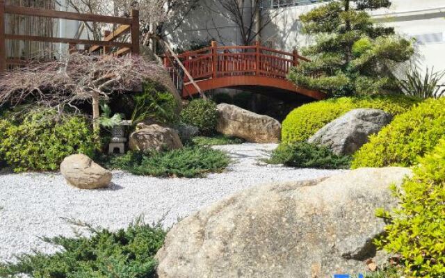 Xiting villas  (Dali Ancient City Shop)