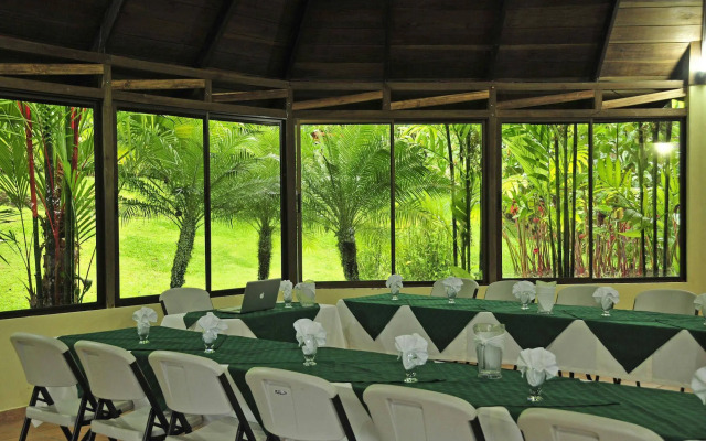 Hotel Lomas del Volcán