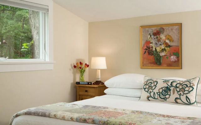 The Woodstock Inn on the Millstream