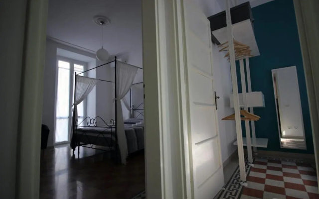 Charming Apartment Near Piramide