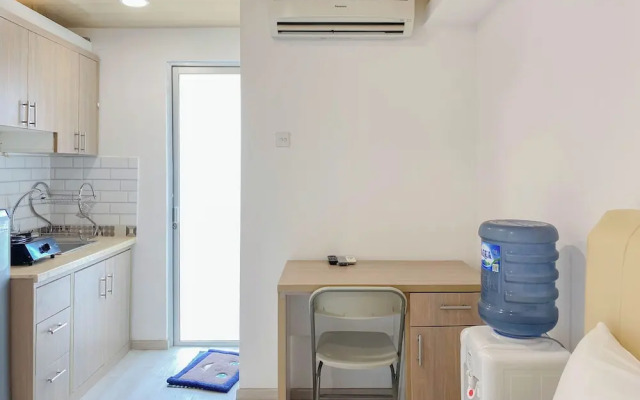 Modern Look Studio At Bassura City Apartment