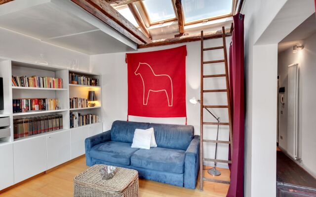 Bragora Smoochy Attic Venice