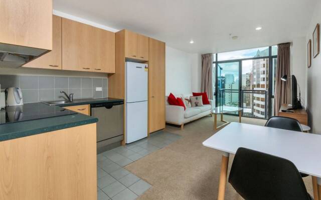 Jht - 1 Brm Apartment, Carpark, Next To University