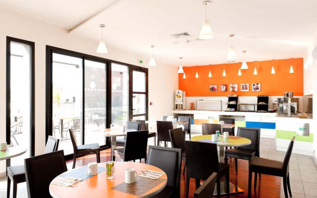 Holiday Inn Express Marseille Airport by IHG