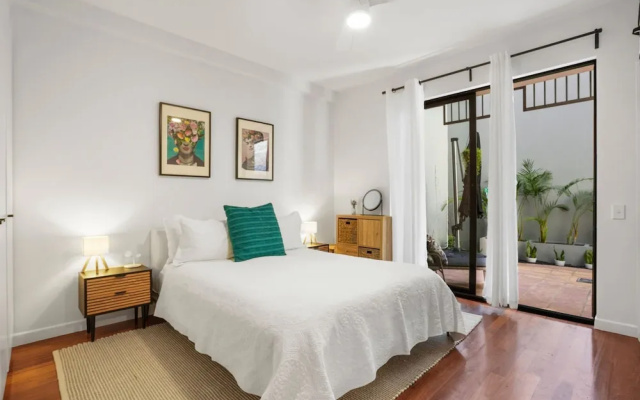 Peaceful 1-bed Apartment Near Brisbane's Heart – Guest Rooms – Brisbane