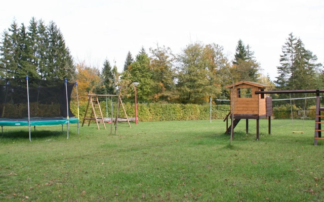 Tidy Holiday Home With Dishwasher, in a Green Area
