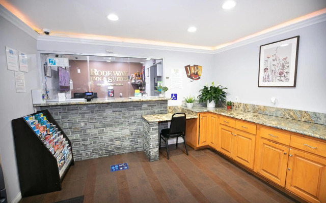 Rodeway Inn & Suites