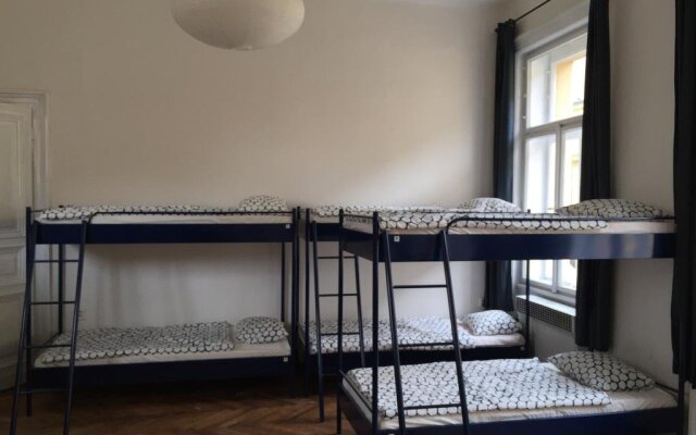 Cosmopole Hostel
