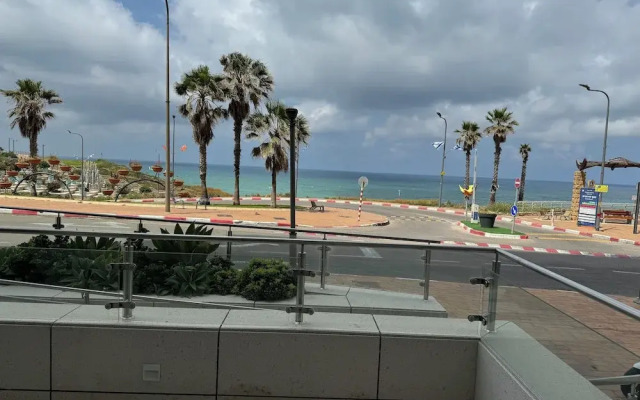 Prince Palace Netanya Central Beach