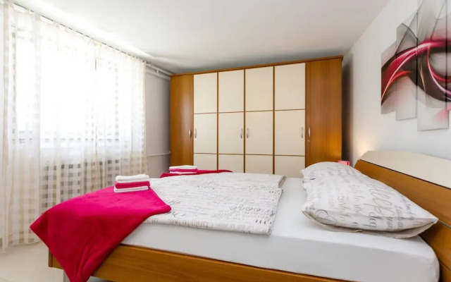 Lovely Apartment With Terrace & Garden Grill