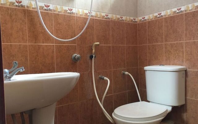 OYO 89653 Anisaa Inn