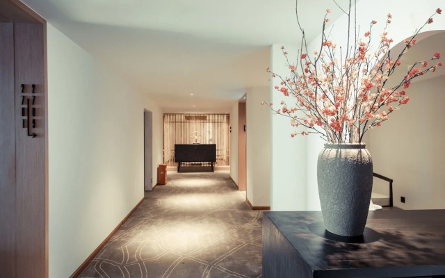 Qianna Qianxun Hotel