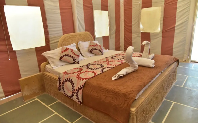 Oasis Camp Sam